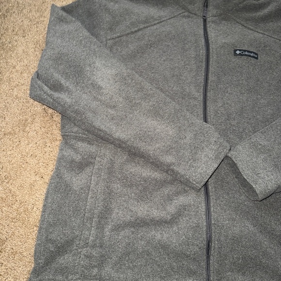 Columbia Zip up - Picture 2 of 5